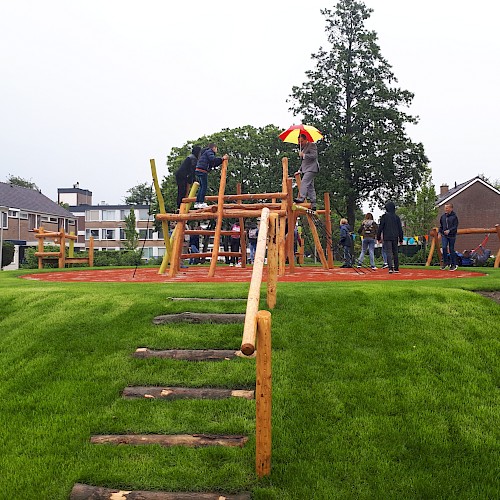 12 juni 2019: Rob Oosterlee, technisch voorzitter Gebiedscommissie opent de speelplekken